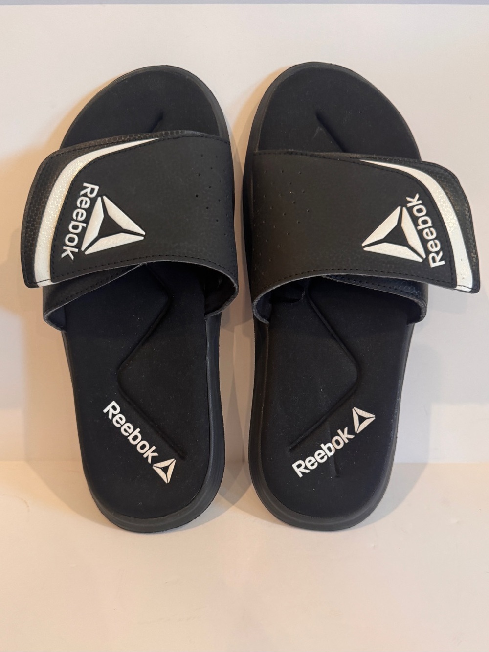 Reebok Black and White Women’s Slide Sandals, size 10